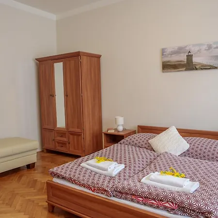 Bright 2 Bedroom At City Center Daire Prag