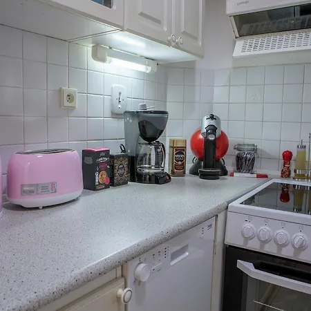 Daire Bright 2 Bedroom At City Center *