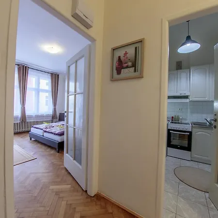 Daire Bright 2 Bedroom At City Center *