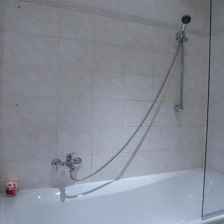Daire Bright 2 Bedroom At City Center