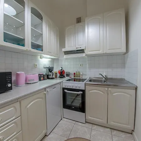 Bright 2 Bedroom At City Center * Prag