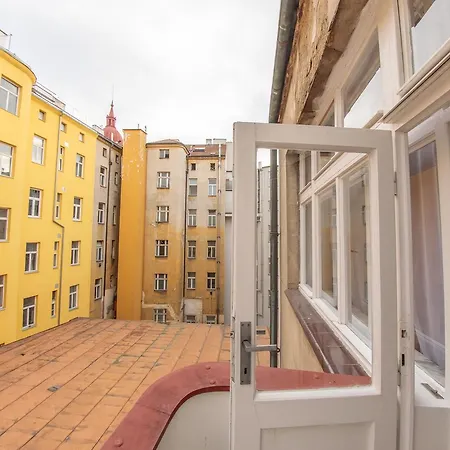 Bright 2 Bedroom At City Center Daire *