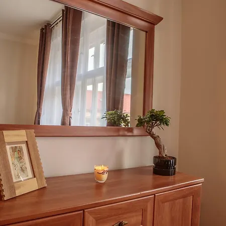 Bright 2 Bedroom At City Center *