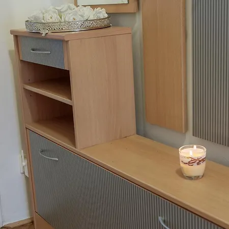 Bright 2 Bedroom At City Center Daire *